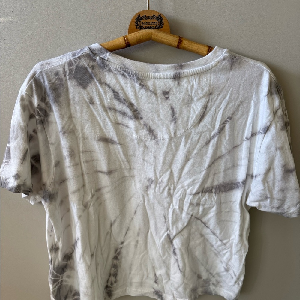 North Carolina Hurricanes cropped tie-dyed team shirt
Women’s size L - Picture 3 of 4